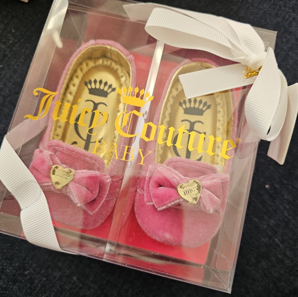 New In Box/ Juicy Couture Baby Girl Shoes Pink w/ Bow (Size2 3/6Month)